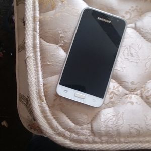 I'm selling a Samsung Galaxy Express 3 phone